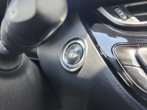 Used 2021 Toyota C-HR XLE FWD image 8