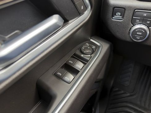 Used 2025 GMC Sierra 2500 SLE AWD/4WD image 7