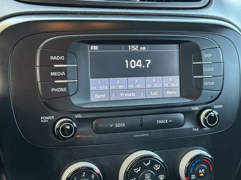 Used 2019 Kia Soul FWD image 19