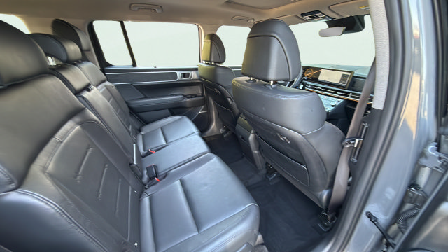 Used 2025 Hyundai Santa Fe Limited FWD image 29