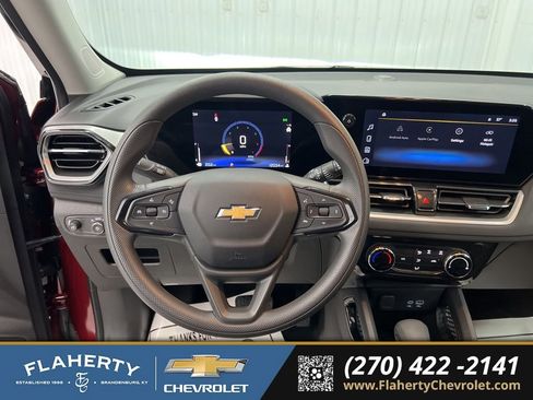 Used 2025 Chevrolet TrailBlazer LT image 25