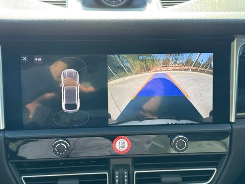 Used 2023 Porsche Macan Turbo image 24