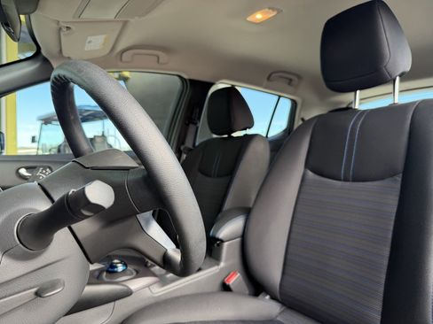 Used 2025 Nissan Leaf S FWD image 27