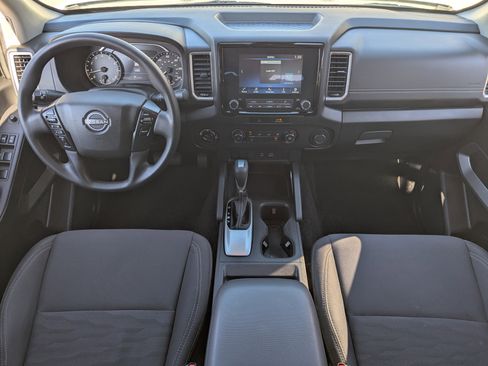 Used 2023 Nissan Frontier SV image 12