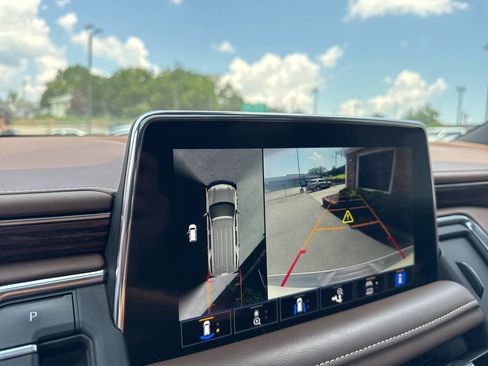 Used 2021 Chevrolet Suburban High Country image 40