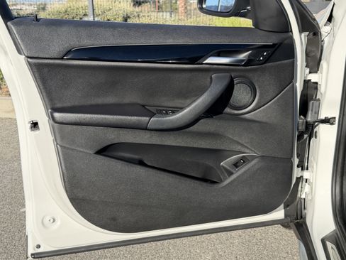 Used 2020 BMW X1 sDrive28i image 17