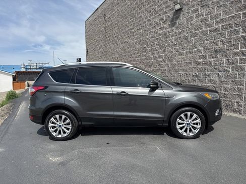 Used 2017 Ford Escape Titanium AWD/4WD image 4