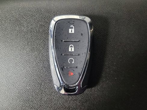 Used 2020 Chevrolet Equinox LT image 32