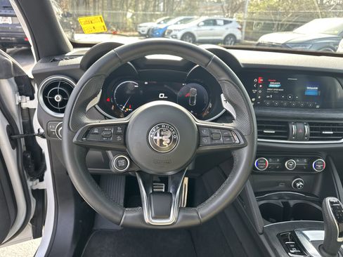 Used 2024 Alfa Romeo Stelvio Sprint image 25