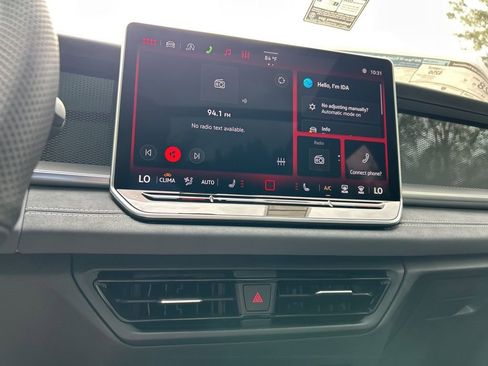 New 2026 Volkswagen Tiguan SE R-Line image 32