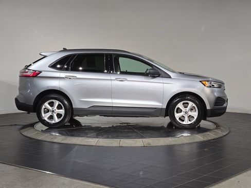 Used 2022 Ford Edge SE image 11