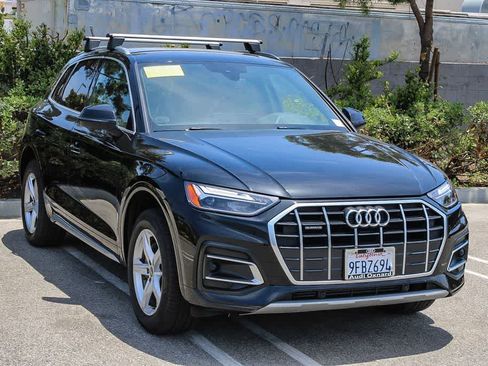 Used 2023 Audi Q5 2.0T Premium w/ Convenience Package AWD/4WD image 3