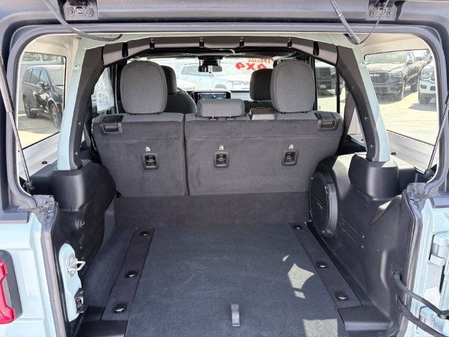 Used 2024 Jeep Wrangler Unlimited AWD/4WD image 28