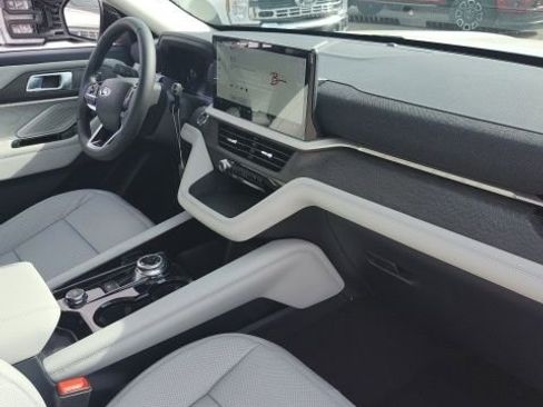 New 2026 Ford Explorer Platinum w/ LUX Leather Package image 14