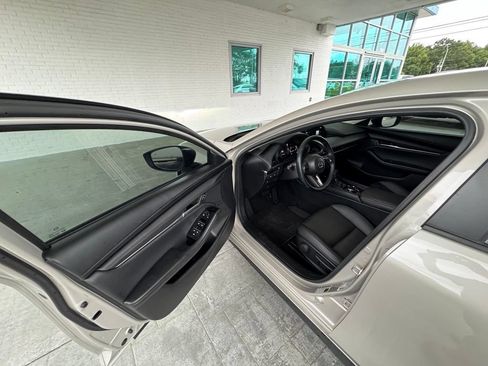 Used 2025 MAZDA MAZDA3 s FWD image 10