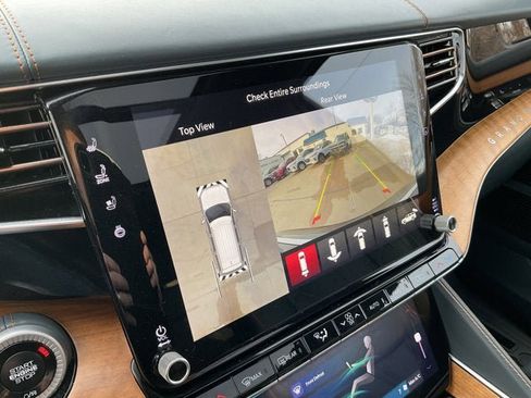 Used 2024 Jeep Grand Wagoneer Series III w/ Flexible Seating Group image 17