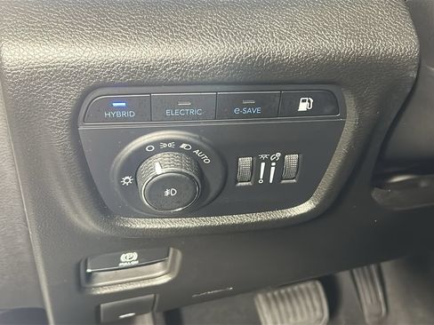 Used 2023 Jeep Grand Cherokee Overland AWD/4WD image 22