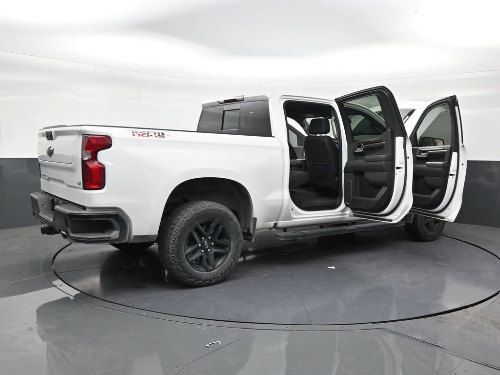 Used 2023 Chevrolet Silverado 1500 LT Trail Boss w/ LT Trail Boss Premium Package AWD/4WD image 28