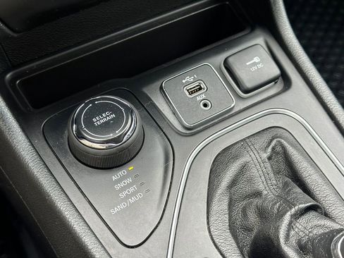 Used 2022 Jeep Cherokee Latitude w/ Trailer Tow Group image 30