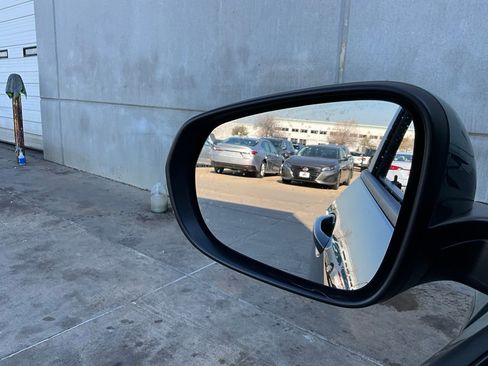 Used 2025 Chevrolet Trax LT image 18