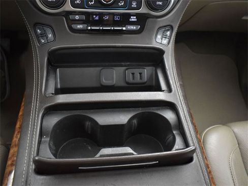 Used 2020 Chevrolet Suburban Premier w/ Premier 6.2L Value Package image 21