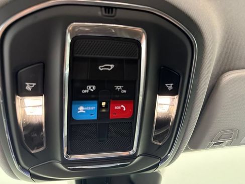 Used 2021 Jeep Grand Cherokee L Limited AWD/4WD image 38