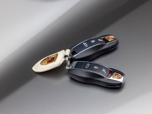 Used 2015 Porsche 918 Spyder AWD/4WD image 56