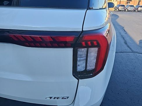 Used 2025 Ford Explorer ST-Line w/ Premium Package image 6