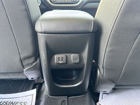 Certified 2020 GMC Canyon SLE w/ SLE Convenience Package image 19