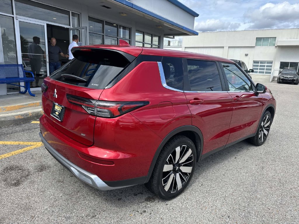 Used 2025 Mitsubishi Outlander AWD image 8