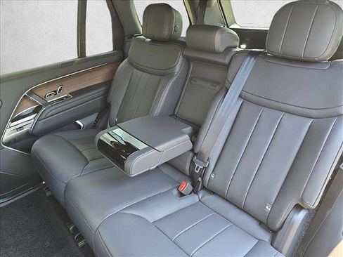 New 2025 Land Rover Range Rover Long Wheelbase SE image 14
