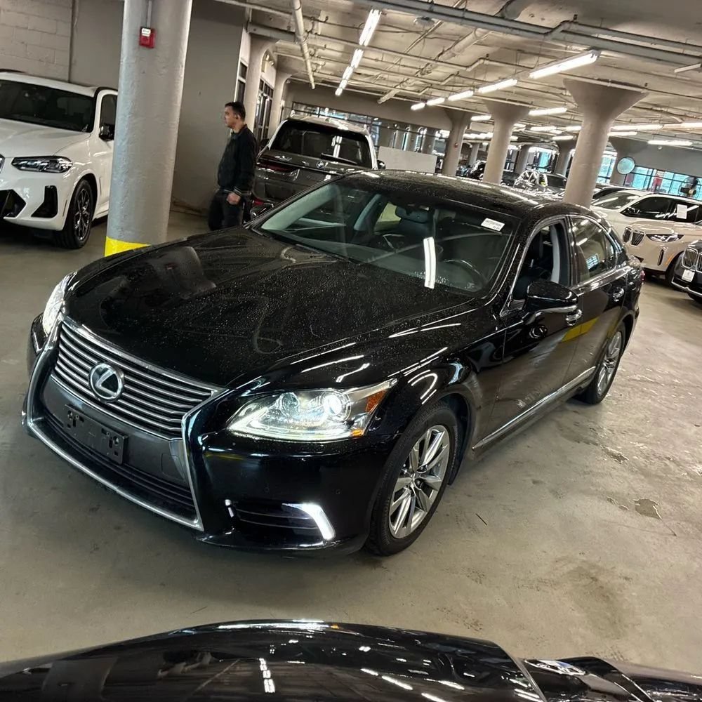 Used 2013 Lexus LS 460 AWD w/ Comfort Pkg image 1