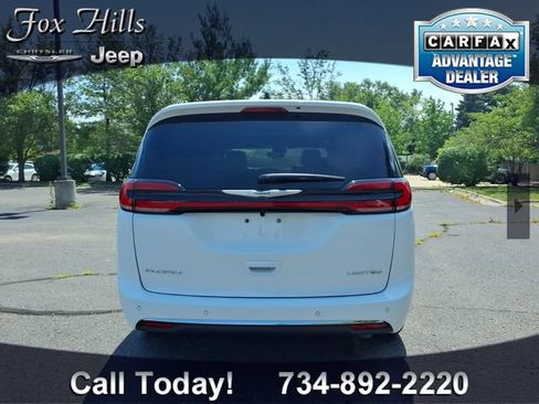 Certified 2026 Chrysler Pacifica Limited FWD image 7