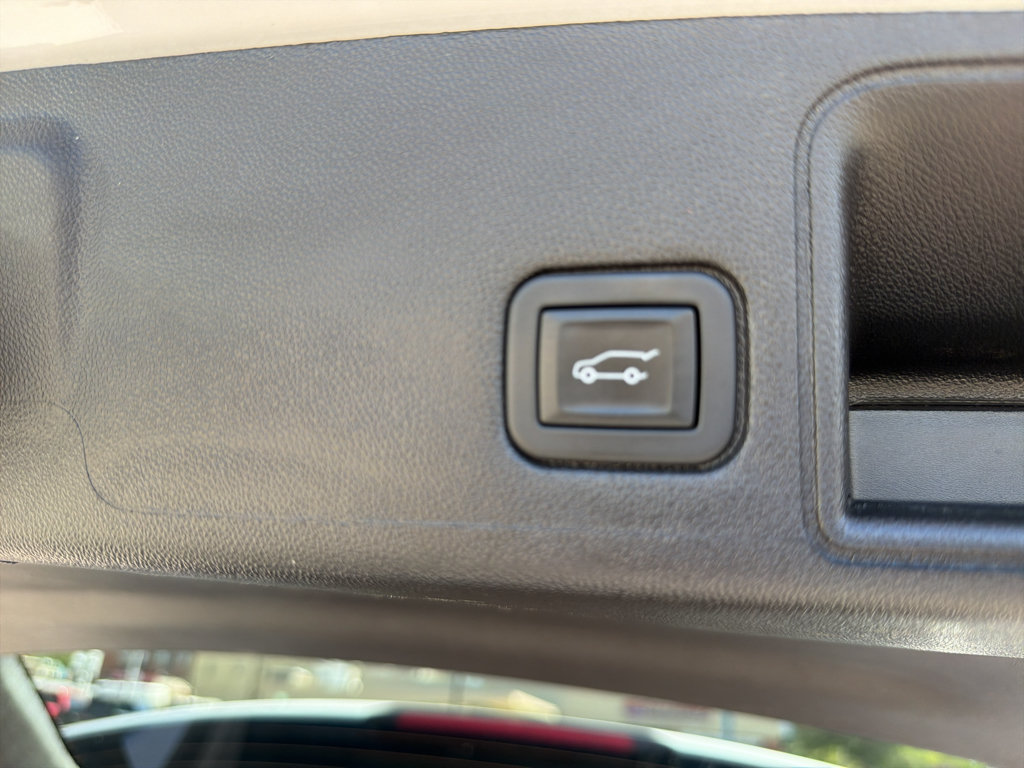 Used 2024 GMC Terrain SLT w/ Elevation Edition AWD/4WD image 18