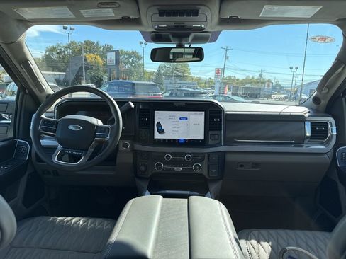 Used 2025 Ford F350 Platinum w/ Platinum Plus Package image 23