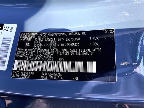 Used 2025 Toyota Grand Highlander AWD image 34