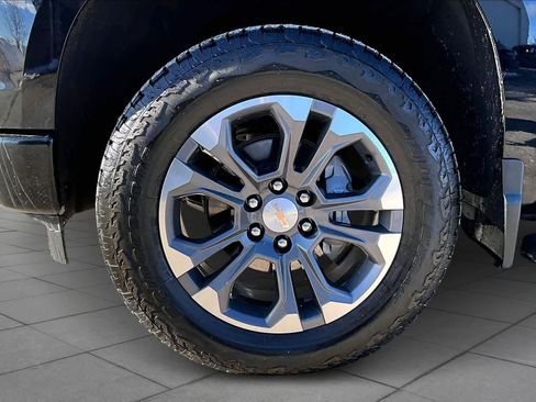 Used 2025 Chevrolet Silverado 1500 High Country w/ Technology Package AWD/4WD image 11