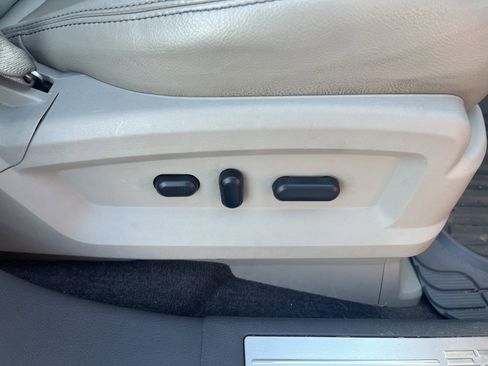 Used 2013 Ford Edge Limited image 18