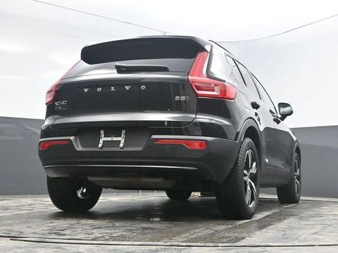 Used 2024 Volvo XC40 B5 Core image 35