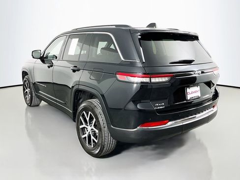 Used 2023 Jeep Grand Cherokee Limited AWD/4WD image 9
