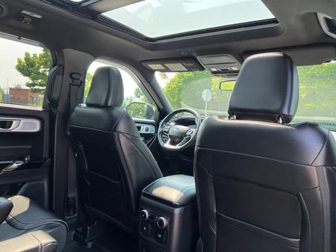 Used 2024 Ford Explorer ST w/ Equipment Group 401A AWD/4WD image 33