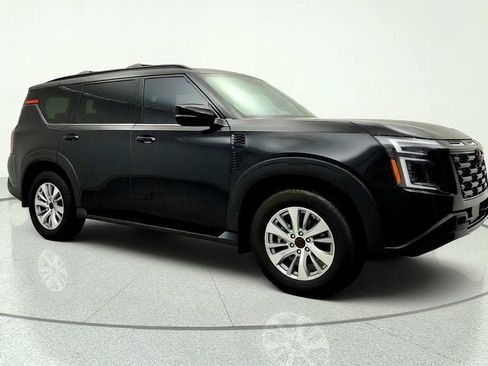 Used 2025 Nissan Armada PRO-4X AWD/4WD image 3