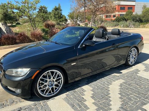 Used 2009 BMW 335i Convertible image 9