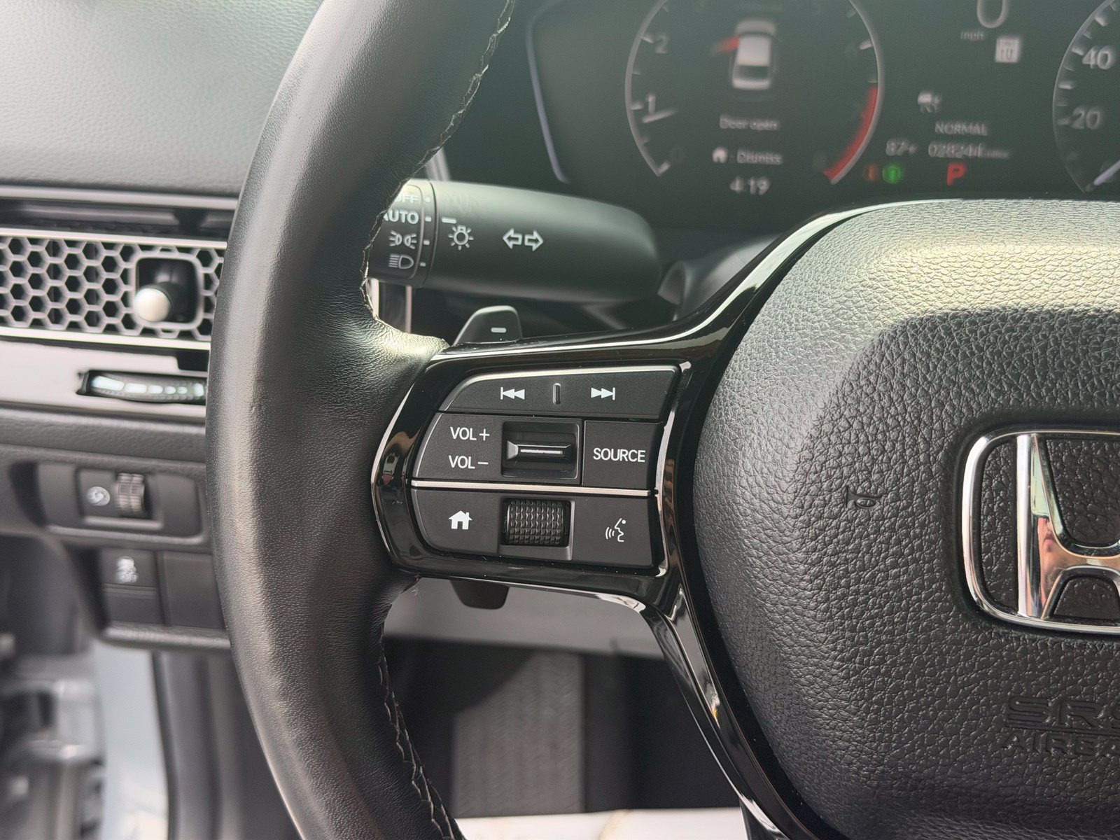 Used 2025 Honda Civic Sport image 14