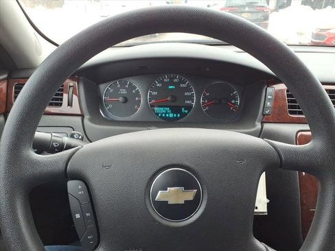 Used 2009 Chevrolet Impala LT image 14
