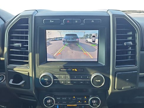 Used 2019 Ford Expedition XLT w/ Equipment Group 202A RWD image 20