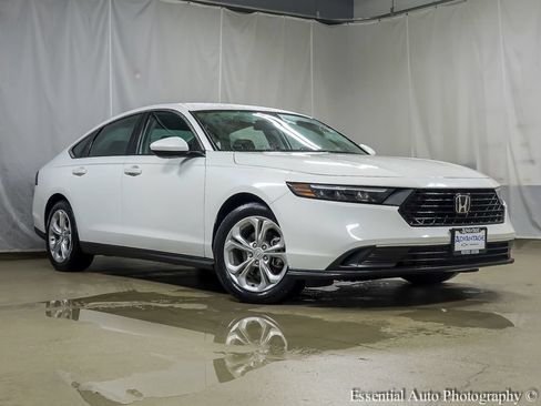 Used 2023 Honda Accord LX image 2