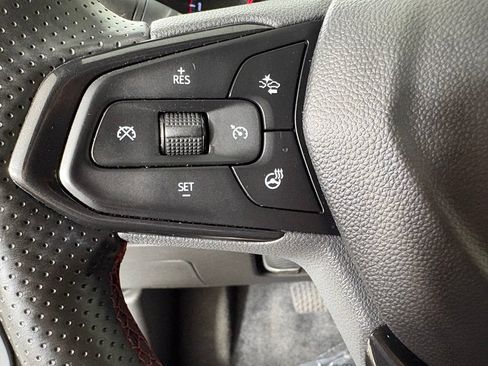 Used 2024 Chevrolet Trax RS w/ Sunroof Package FWD image 27