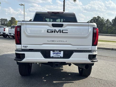 Certified 2025 GMC Sierra 2500 Denali Ultimate AWD/4WD image 9