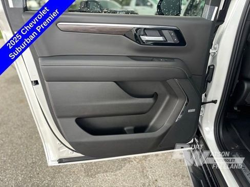 New 2025 Chevrolet Suburban Premier image 24